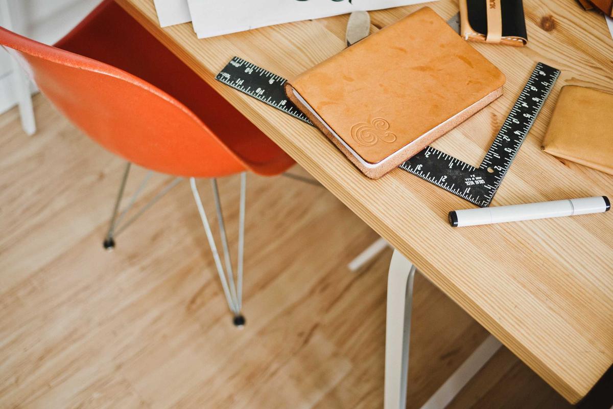 Dizajnér pri práci